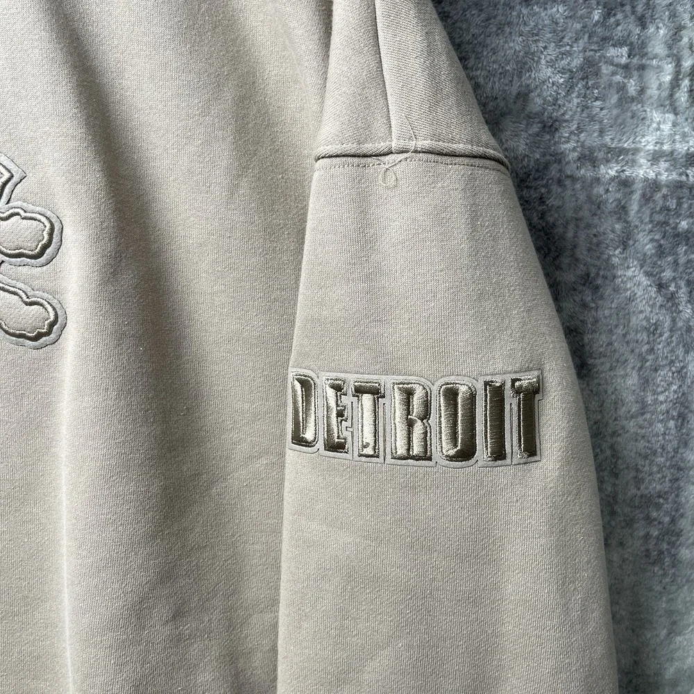 Detroit Lions NFL Pro Standard Taupe Size S Brand New Tags Embroidered Logo